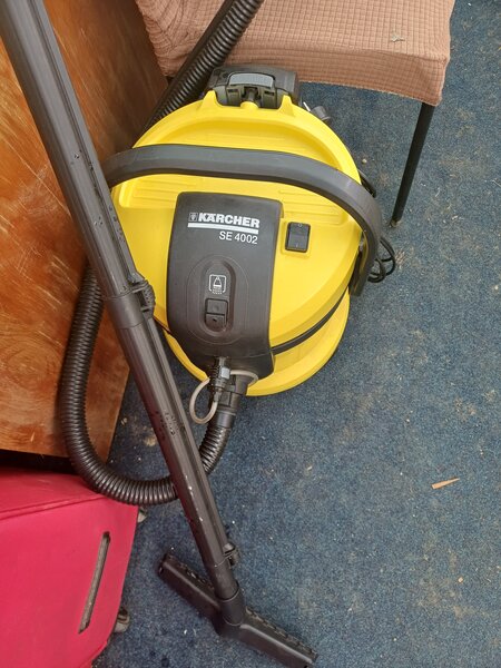 Vand Aspirator cu spalare Karcher SE 4002